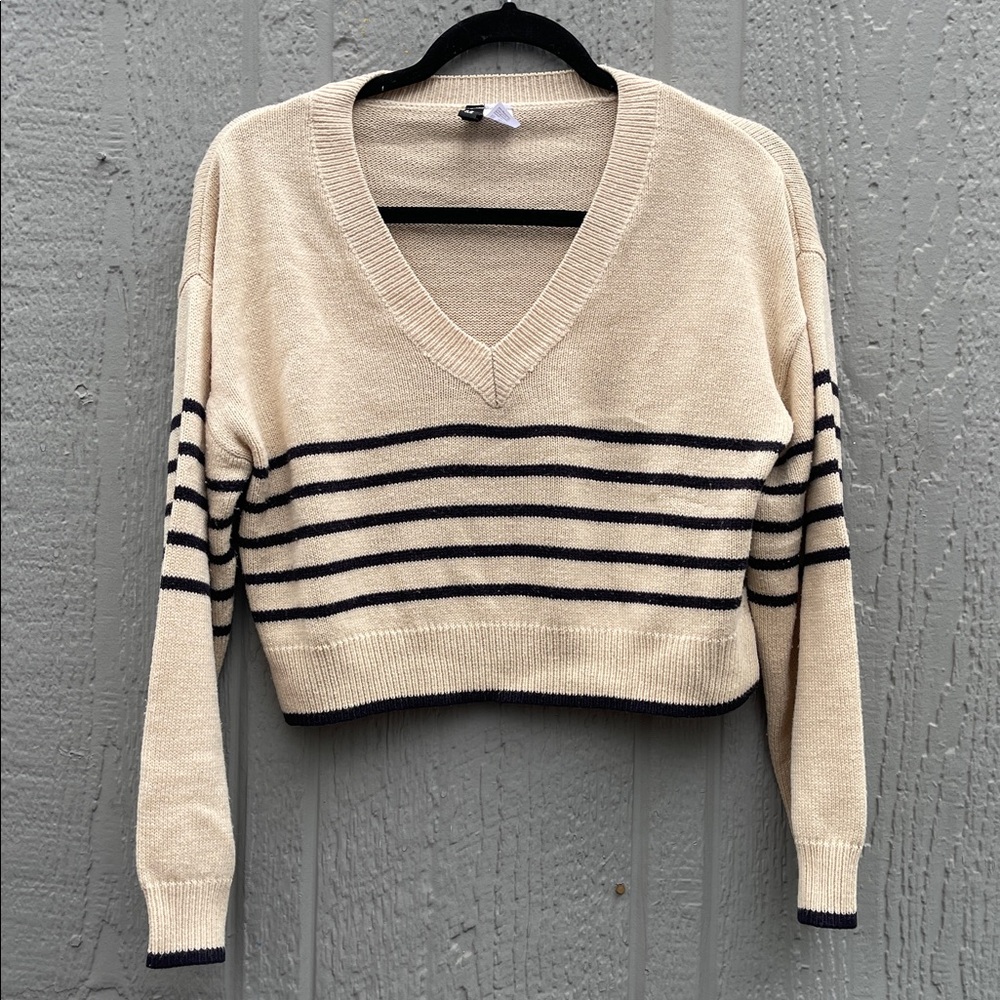 H&M Cream and Black Striped V-Neck Sweater Size: S - Picture 1 of 8